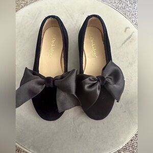 Navy velvet kids shoes with bow size 25 little girls brand new condition